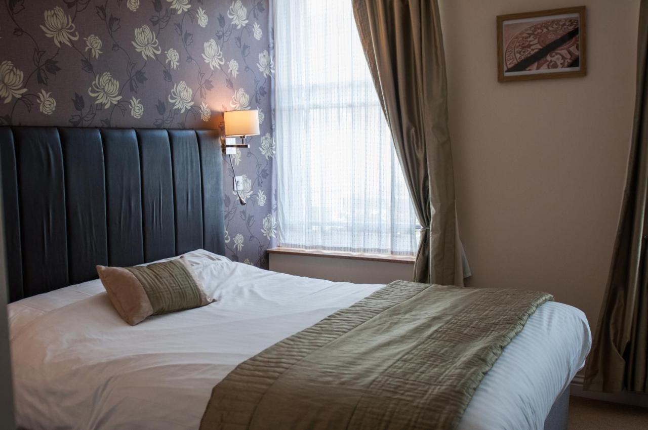 The Lion Hotel Blaenavon Екстериор снимка