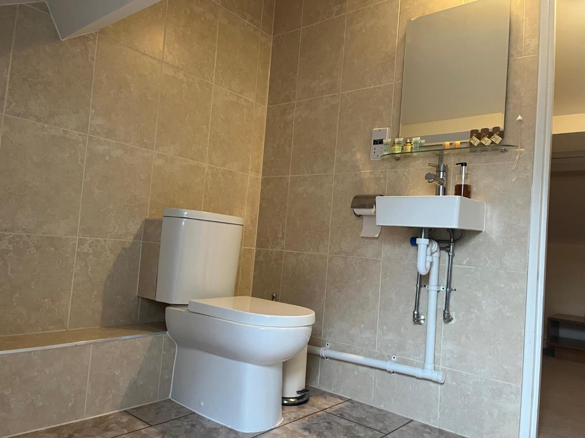 The Lion Hotel Blaenavon Екстериор снимка