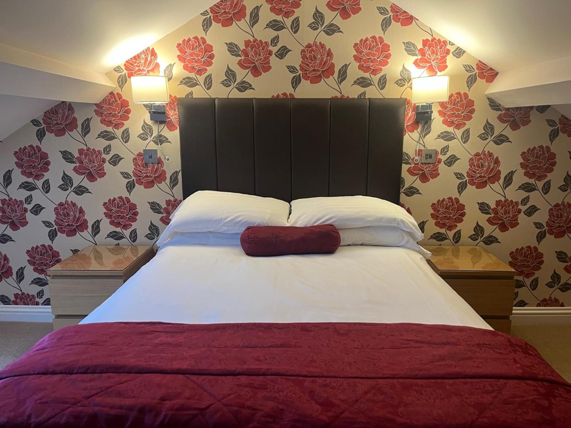 The Lion Hotel Blaenavon Екстериор снимка
