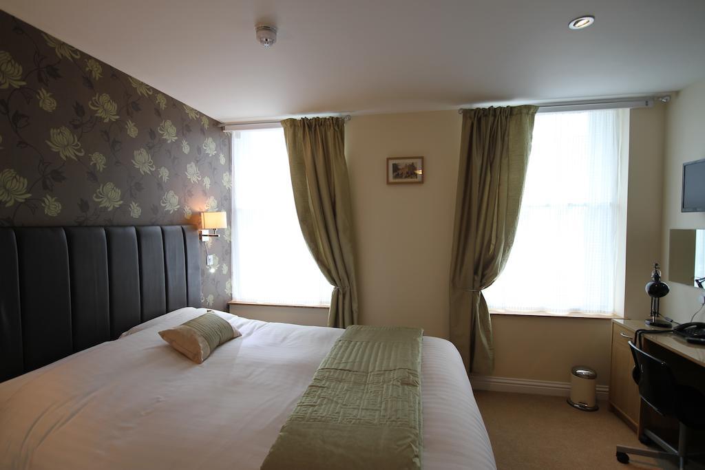 The Lion Hotel Blaenavon Стая снимка